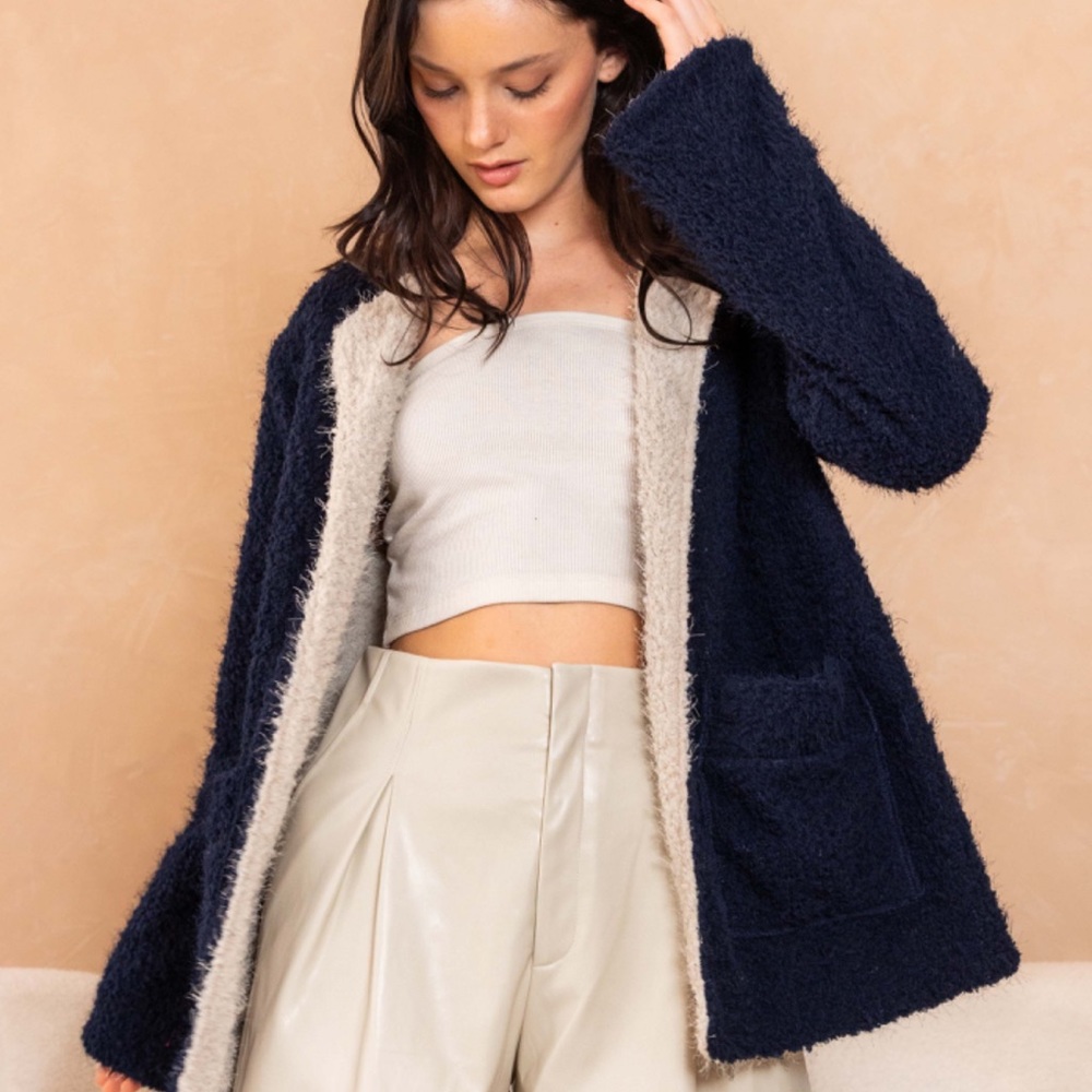 07 Color Block Fuzzy Jacket with Front Pockets - Picture 2 of 6